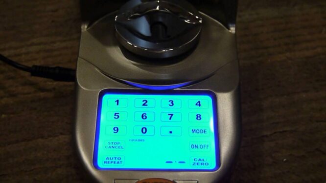 Lyman Gen 6 Compact Touch Screen Powder System - Bilancia/Dosapolvere